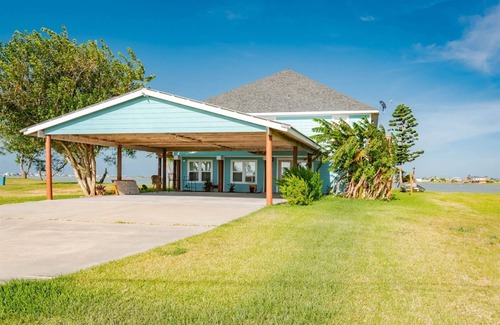 Rockport House | Waterfront Escape