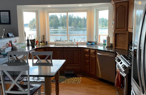 Keyport Apartment | Waterfront escape with amazing views