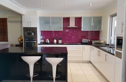 Broadbeach Waters House | Waterfront Family Paradise, Pet Friendly, Broadbeach location location location
