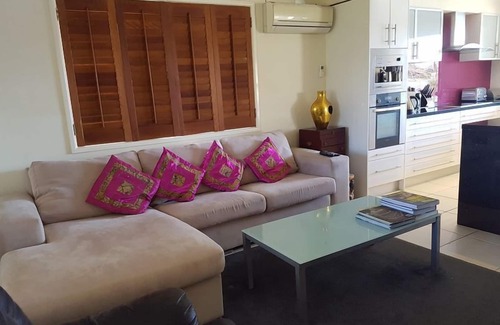 Broadbeach Waters House | Waterfront Family Paradise, Pet Friendly, Broadbeach location location location
