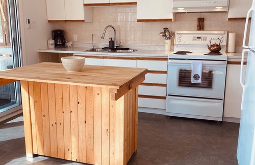 La Peche Cottage | Waterfront Family Oriented Cottage just 45 minutes from Downtown Ottawa!