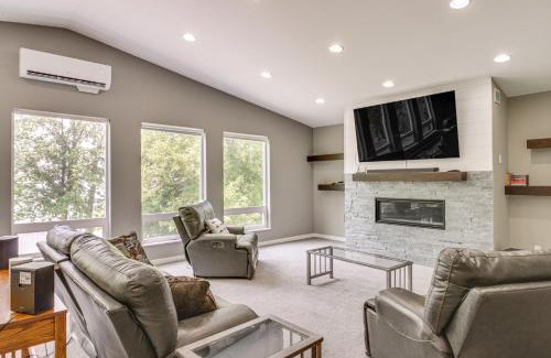 Vergas House | Waterfront Family Retreat on Lake Lida with Dock