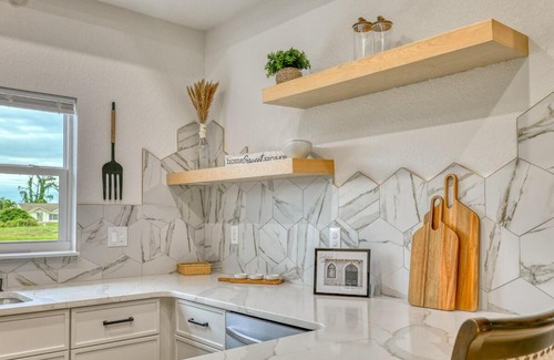 Pebble Beach Villa | Waterfront Family Vacation , Near Ocean and Mineral Springs, 7 sleeps