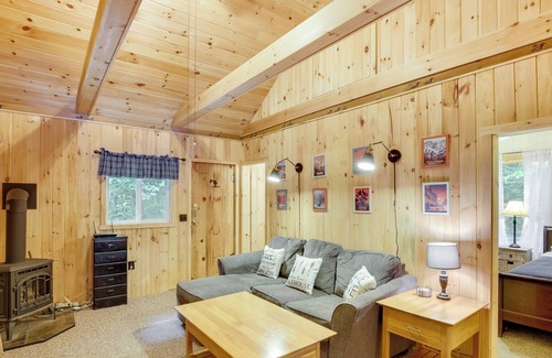 Kents Hill Cabin | Waterfront Fayette Vacation Rental on Parker Pond!