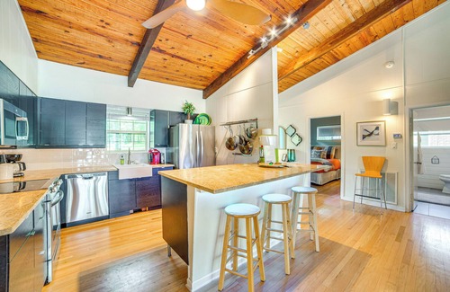 Cedar Creek Reservoir House | Waterfront Gem on Cedar Creek Lake w/Deck + Games