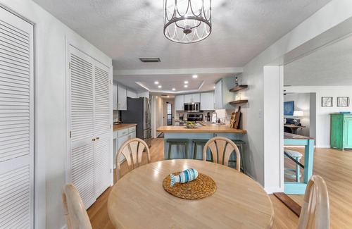 Flor-a-mar House | Waterfront Getaway w/Dock &Kayaks - Dog Friendly