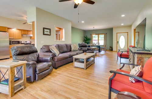 Gassville House | Waterfront Getaway w/Patio on the White River!
