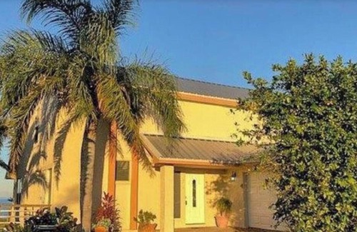 Port Lavaca House | Waterfront Getaway! Relax in this waterfront home with pier on huge lot!