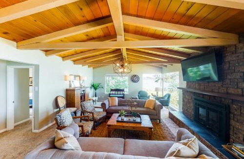 Poulsbo House | Waterfront Getaway