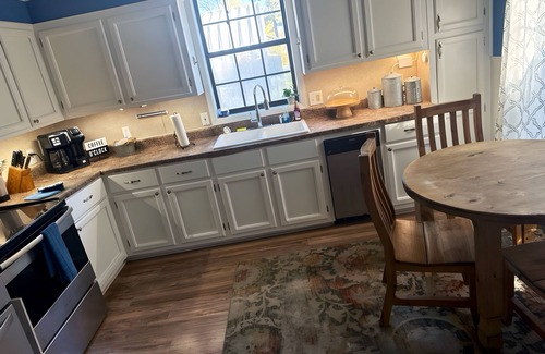 Claiborne Cottage | Waterfront Getaway