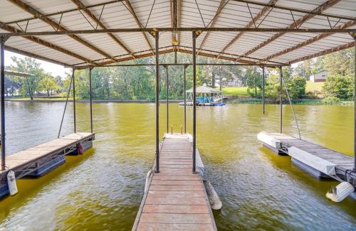 Gilbertsville House | Waterfront Gilbertsville Retreat on Kentucky Lake!