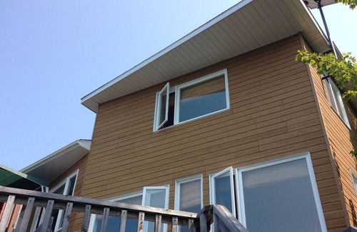 Boileau Ski Chalet | Waterfront "Green" Cottage