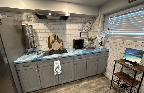 Port Richey House | Waterfront Guest house-Pool- Hot tub