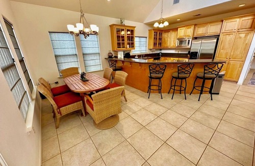 Port O Connor House | WATERFRONT Hahn's Hideaway pets add more $