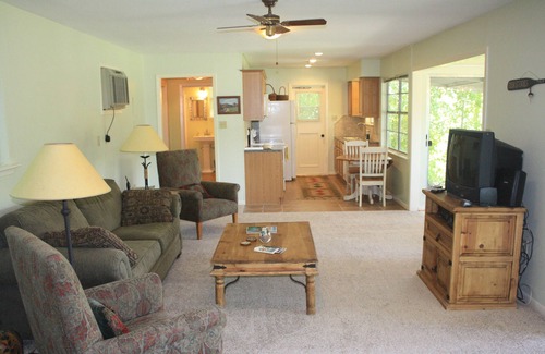 North Shore Colony Cottage | Waterfront Hatter Cove Cottage with Private Boat Dock