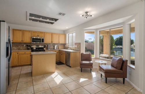Arrowhead Ranch House | Waterfront & heated Pool Resort 18th Hole golf view, 2 king beds