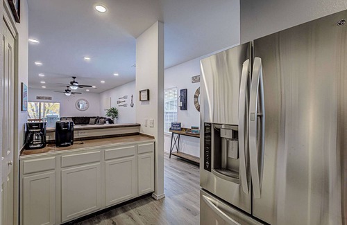 Kingsland House | Waterfront Home for 14, Perfect for Large Families