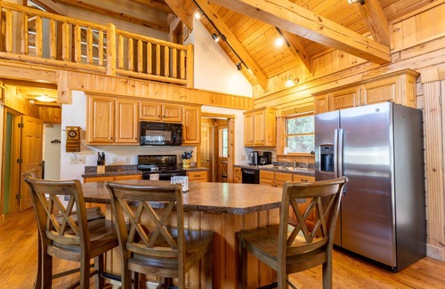 Jefferson Cabin | Waterfront Home in Picturesque Community