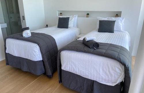 Nelson House | WATERFRONT Home