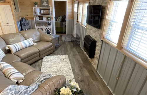 Almo Cabin | Waterfront home on Kentucky Lake