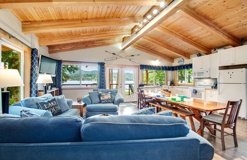 Bellingham House | Waterfront home on Lake Whatcom with private dock, beach, firepit & woodstove