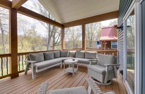 Lake Milton House | Waterfront Home on Lake Milton Dock, Hot Tub