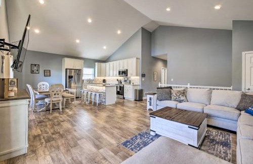 Lake Milton House | Waterfront Home on Lake Milton Dock, Hot Tub