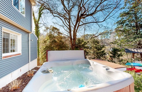 Chesapeake Ranch Estates-Drum Point House | Waterfront home on Mill Creek with hot tub, dock, kayaks & gorgeous view