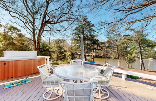 Chesapeake Ranch Estates-Drum Point House | Waterfront home on Mill Creek with hot tub, dock, kayaks & gorgeous view