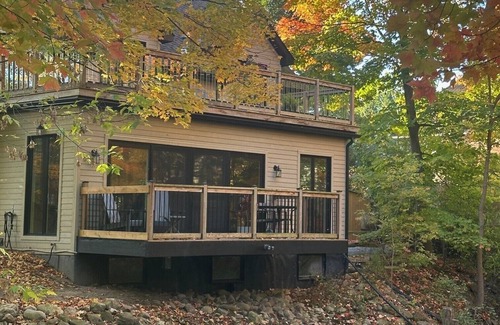 Alton House | Waterfront Home Perfect for Golfers, Millcroft and Alton Mill Wedding Groups