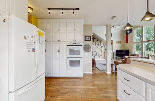 Buchanan Dam House | Waterfront home with kayak, view, fire pit & WiFi - dog-friendly