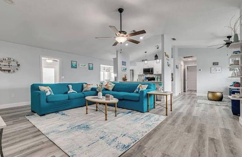 Spring Hill House | Waterfront Homes w/Kayaks&Games
