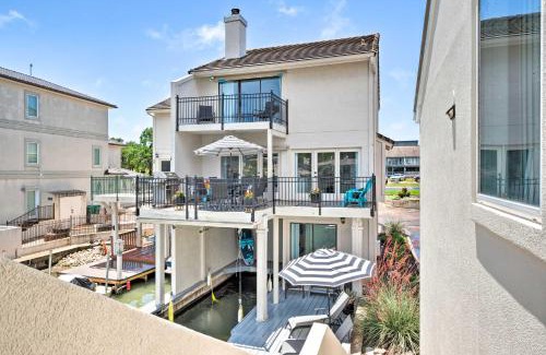 Horseshoe Bay House | Waterfront Horseshoe Bay Retreat with Game Room!