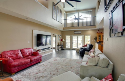 Mid America House | Waterfront Hot Springs Home 19 Mi to Natl Park!