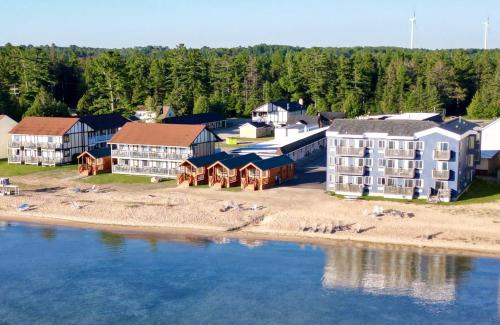 Mackinaw City Hotel | Waterfront Inn Mackinaw City