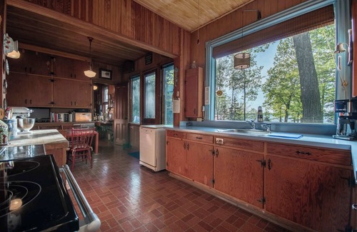 Frontenac House | Waterfront Island Retreat on Round Island w/dock