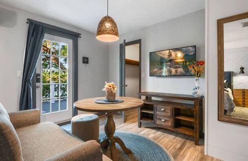 Conway Apartment | Waterfront King Guest Suite (Pet Friendly)