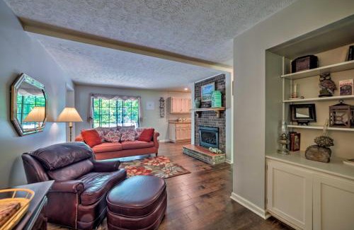 Cadiz House | Waterfront Lake Barkley Home with Deck and Fire Pit!