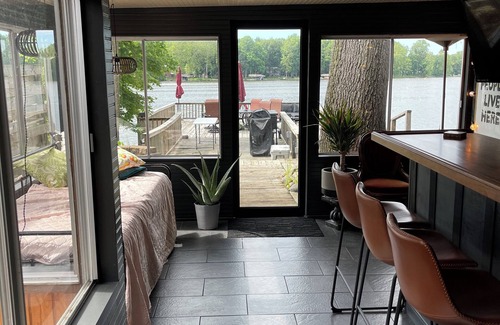 Monticello Cottage | Waterfront Lake Cottage n