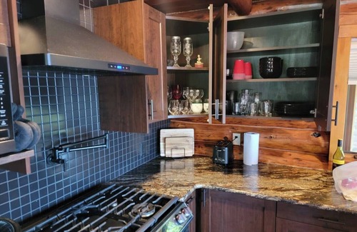 Northern Ontario House | Waterfront Lake House Log Cabin