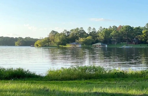 Mineola House | Waterfront Lake House with a pool