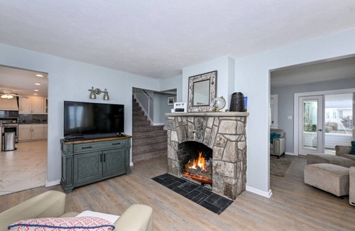Huron House | Waterfront Lake House with stunning views of Lake Erie!