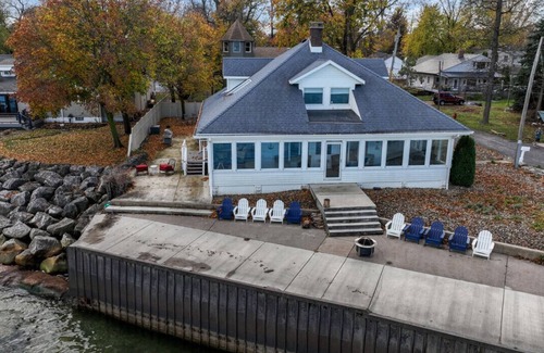 Huron House | Waterfront Lake House with stunning views of Lake Erie!