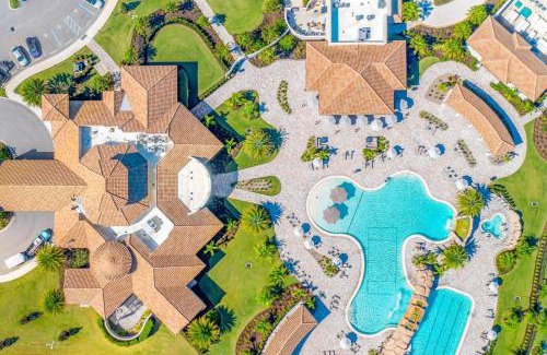 Lakewood Ranch House | Waterfront Lakewood National condo overlooking the 11th green - Golfers Grove