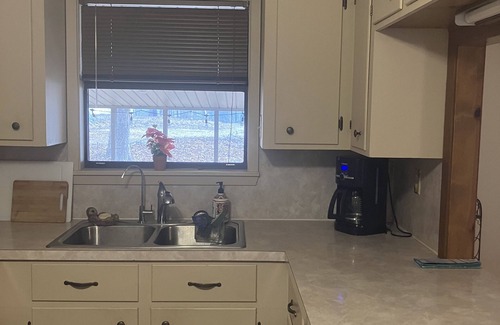 Negreet House | Waterfront location on quiet cove, near Pendleton Bridge and Toledo Town