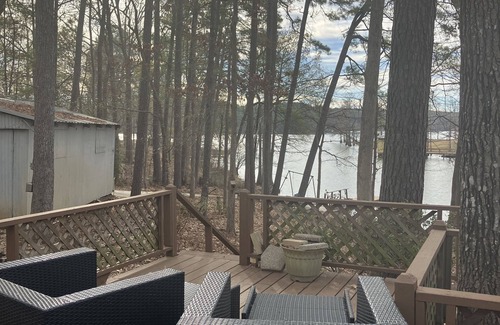 Negreet House | Waterfront location on quiet cove, near Pendleton Bridge and Toledo Town