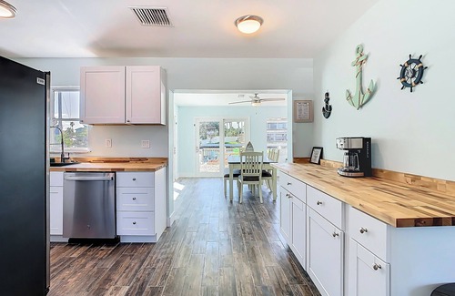 Spring Hill House | Waterfront Luxury Private Beach Heated Pool Dock Kayaks