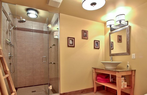 Mont-Tremblant Cottage | Waterfront Luxury Cottage with 5 Bedrooms and Inground Spa