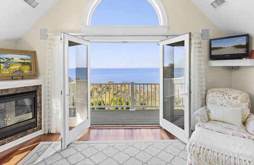 Baiting Hollow House | Waterfront Luxury Home: Private Pool, Sunsets & Coastline Views, Pool Table