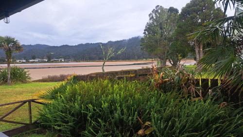 Tairua Villa | Waterfront luxury tiny house